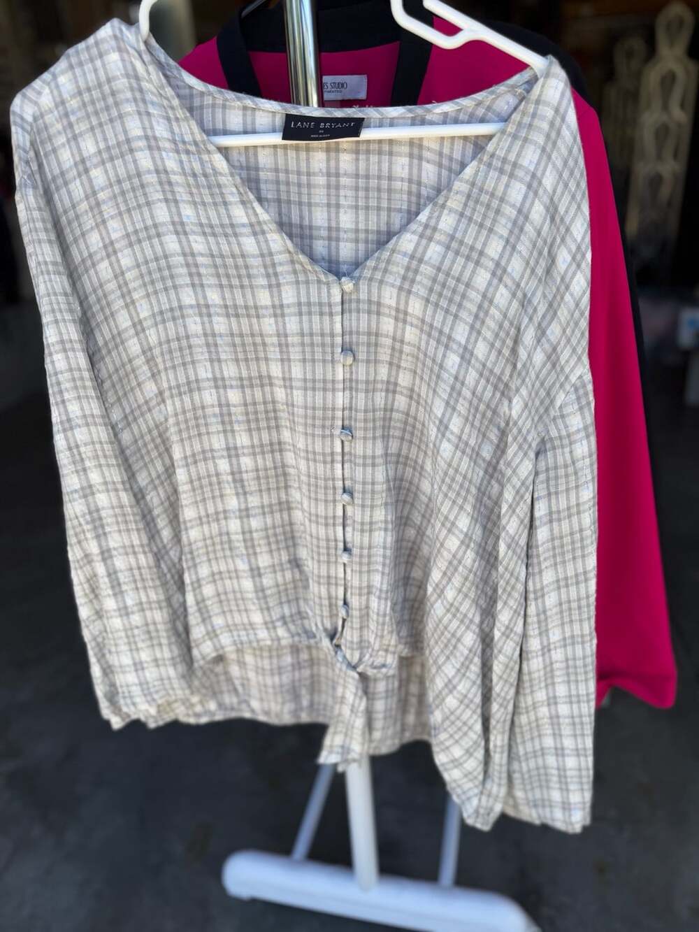 Lane Bryant Women's V-Neck Button Front Tie Hem Plaid Metallic Gray Blouse SZ 20